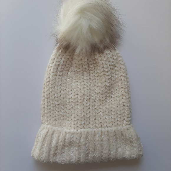 Forever 21 Women's Cream Pompom Beanie Hat - Picture 1 of 4
